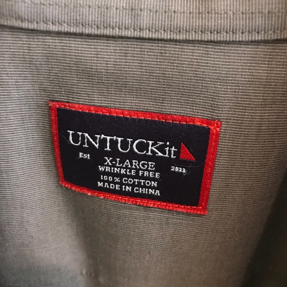 Two XL Untuck it shirts - Picture 3 of 4